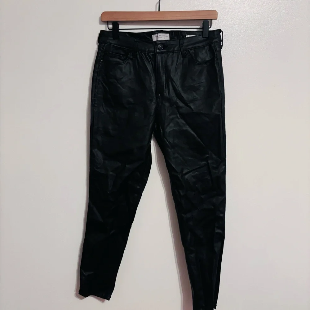 Sanctuary black ankle skinny faux leather pants without padding button pockets